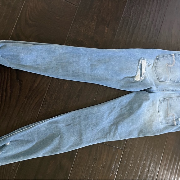 AE American Eagle Next Level Ripped Jean High-Waisted Destroyed Size 0 Short - Picture 11 of 16